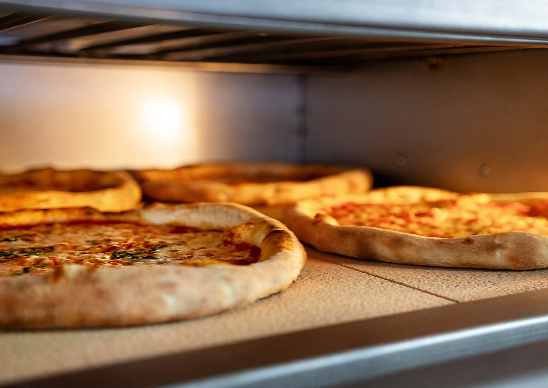 ID-M 72.72 iDeck Digital Control Electric Pizza Oven 28-1/3" x 28-1/3" x 5-1/2" chamber (Internal) . 1 Deck. 230/60/3ph