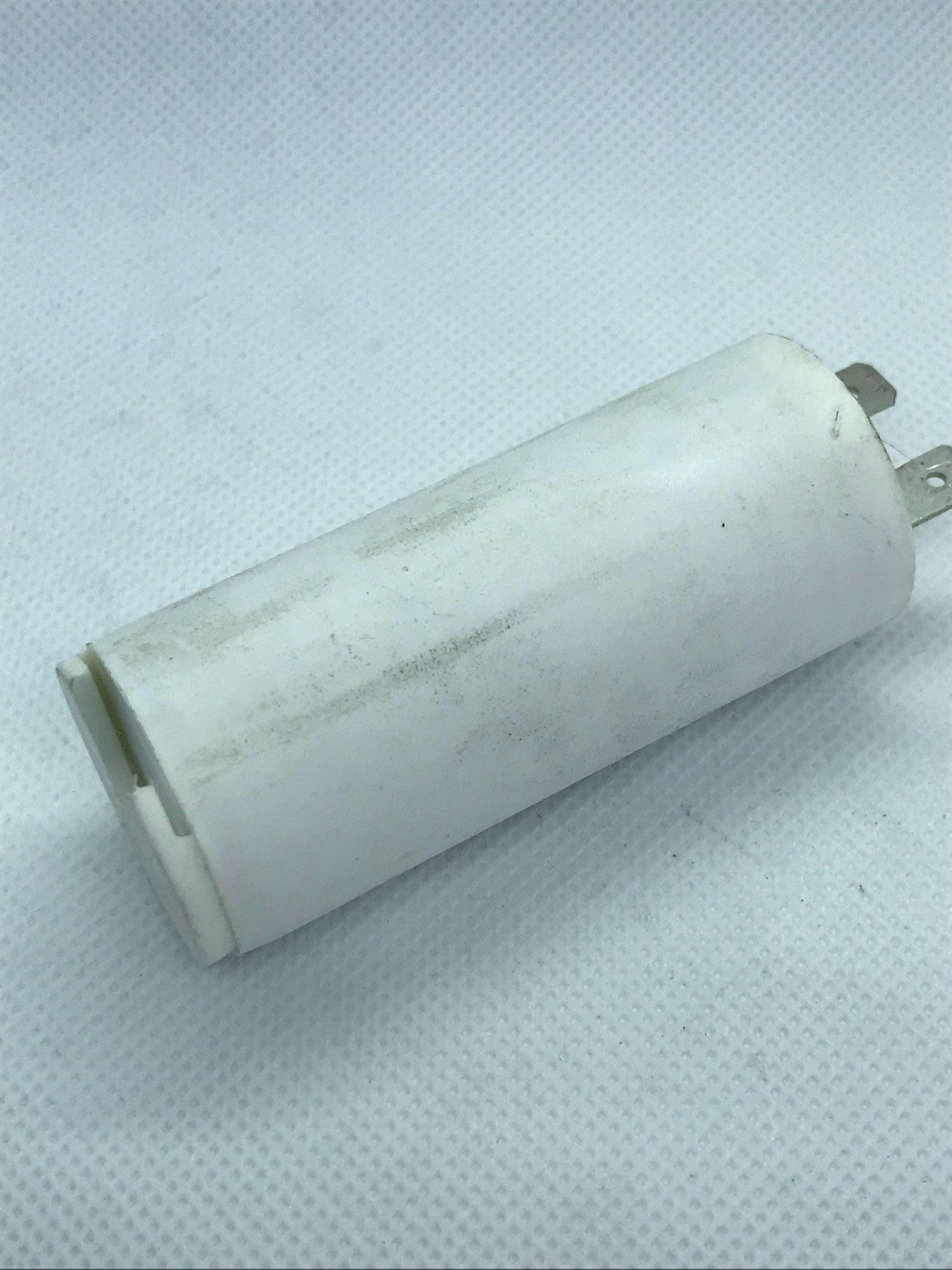 ROMA021  Capacitor 8 uF for D8S