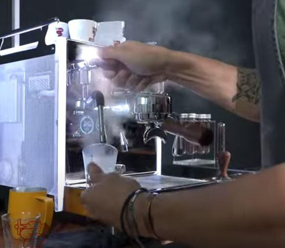 How to make a Marocchino Espresso coffee? - AMPTO